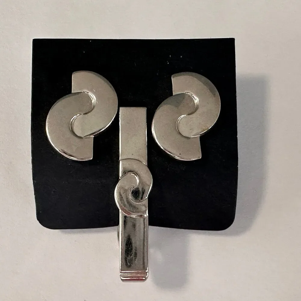 Vintage 1960s Men’s Swank Silver Tone Metal Cufflinks and Tie Clasp Set